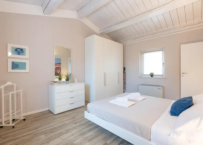 라 누오바 코르테 *